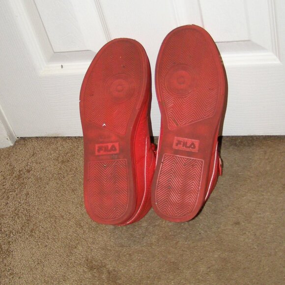 FILA Size 8.5 womens Low Top Sneakers With Box - Picture 11 of 16